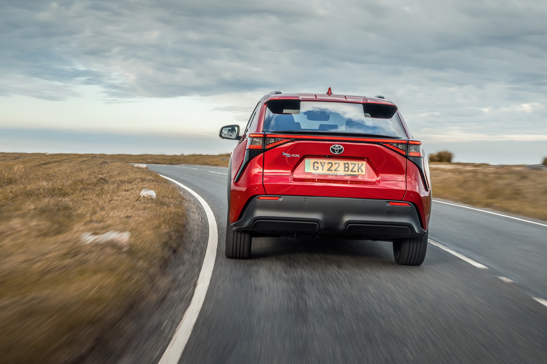 Download 2023 Toyota bZ4X - UK version - Rear HD Wallpaper 1921x1280 #32