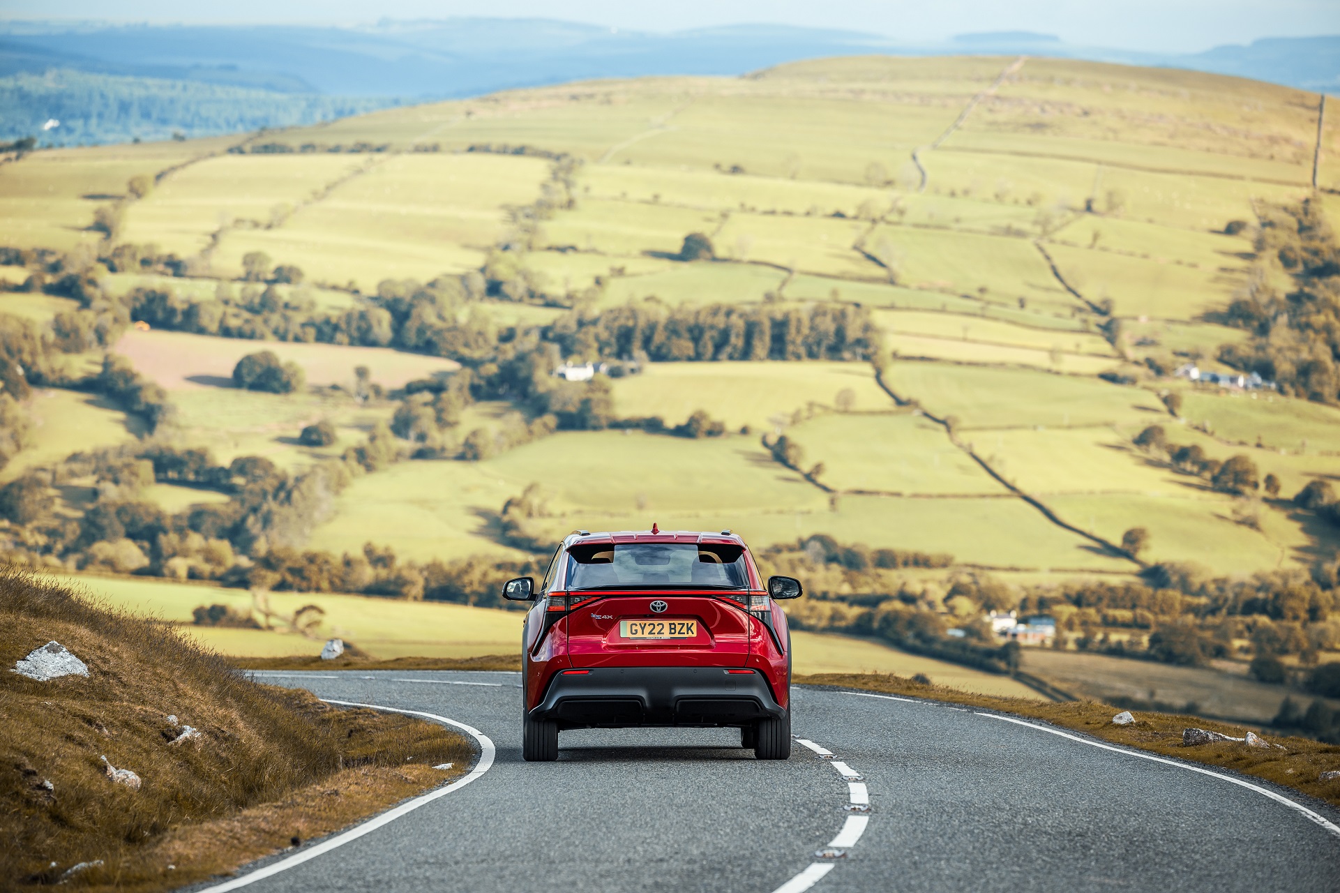 Download 2023 Toyota bZ4X - UK version - Rear HD Wallpaper 1921x1280 #44