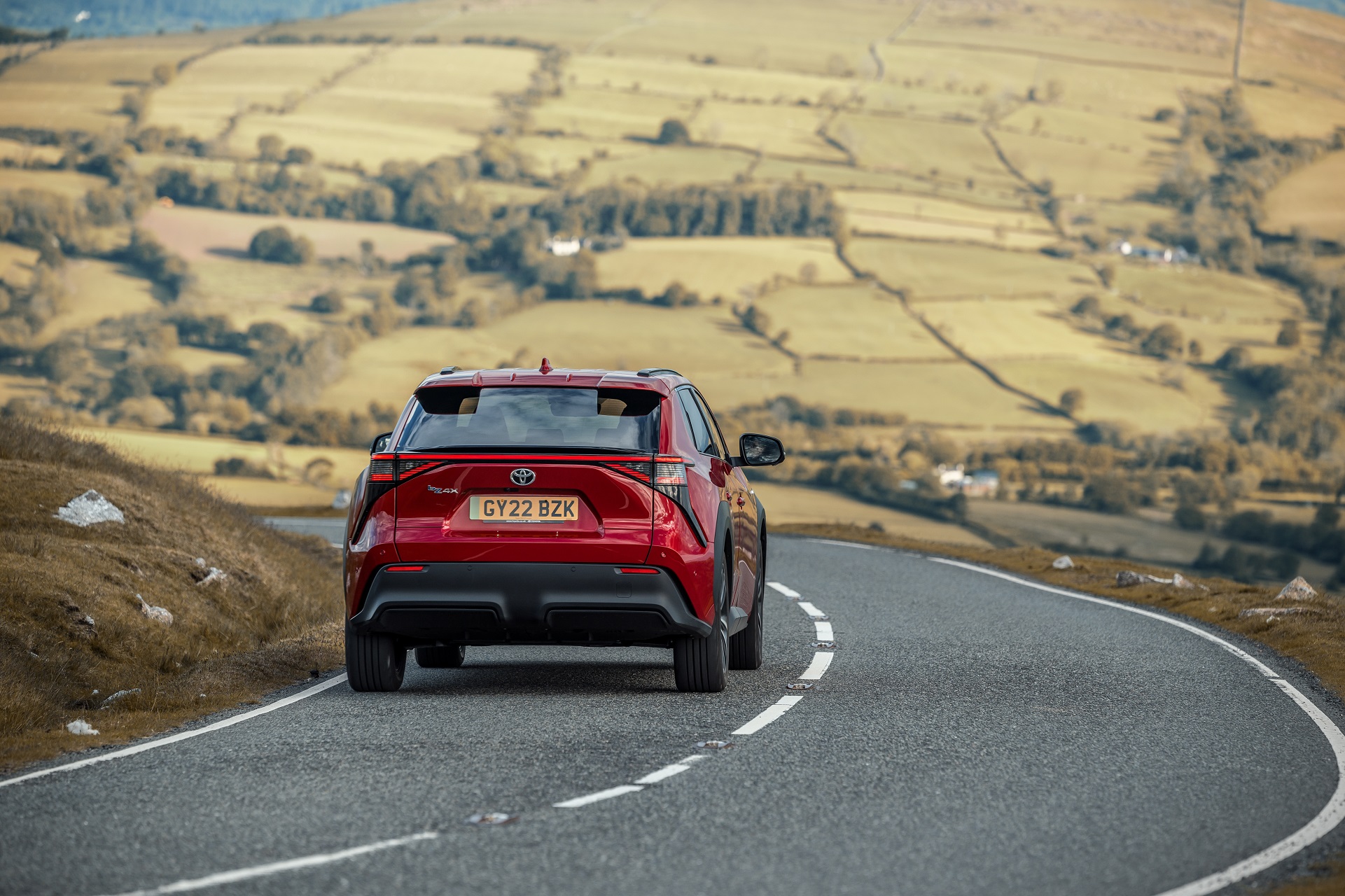 Download 2023 Toyota bZ4X - UK version - Rear HD Wallpaper 1921x1280 #45