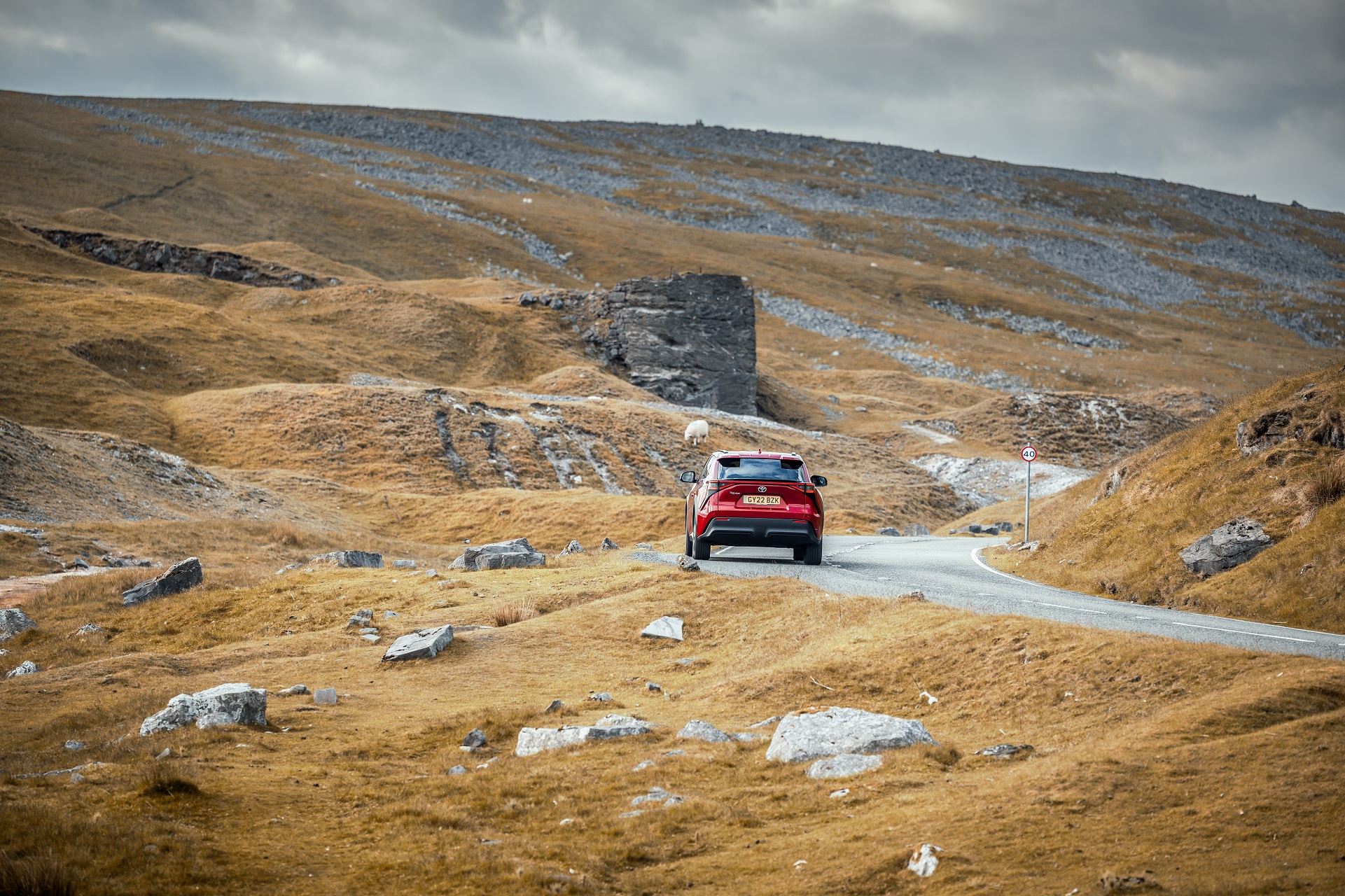 Download 2023 Toyota bZ4X - UK version - Rear HD Wallpaper 1921x1280 #50