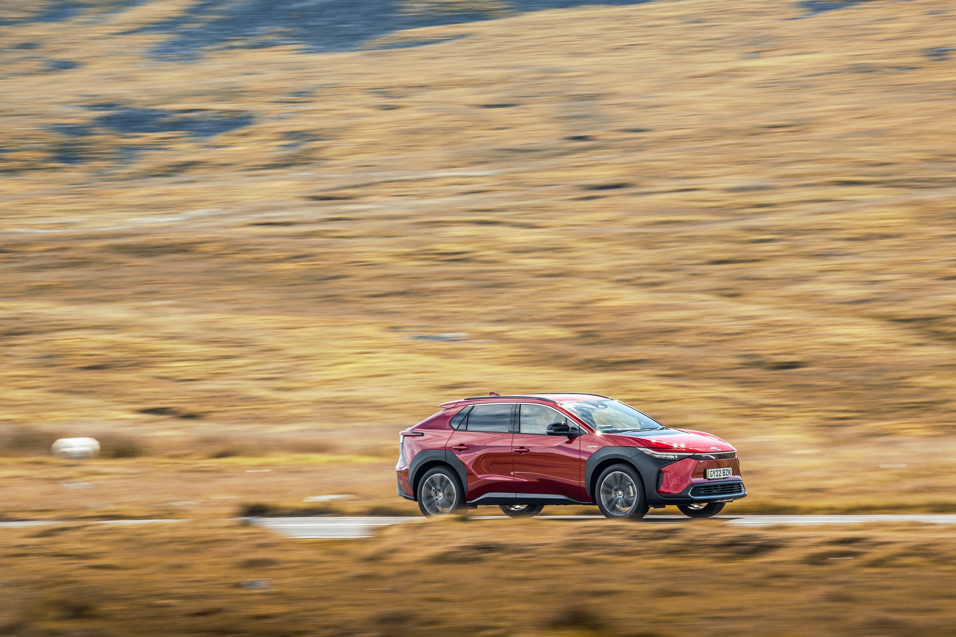 Download 2023 Toyota bZ4X - UK version - Side HD Wallpaper 1921x1280 #46