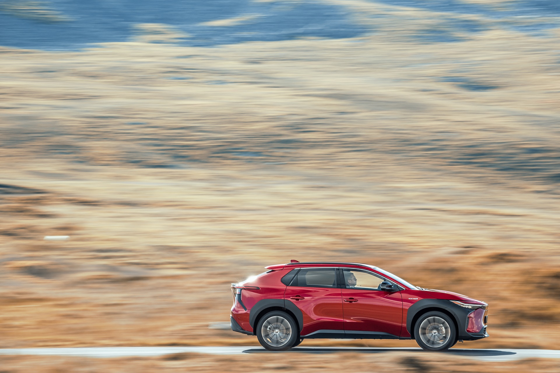 Download 2023 Toyota bZ4X - UK version - Side HD Wallpaper 1921x1280 #47