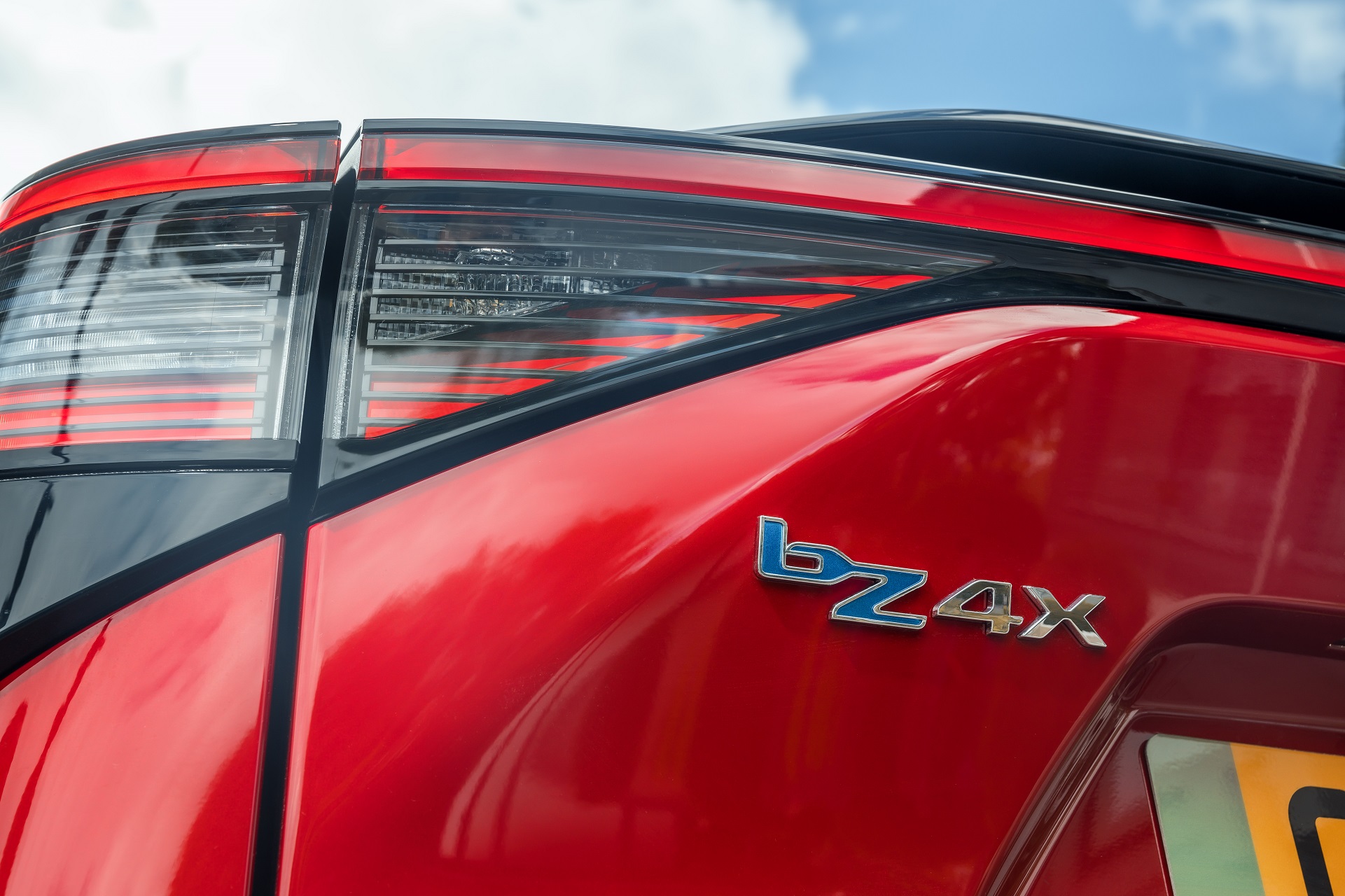 Download 2023 Toyota bZ4X - UK version - Tail Light HD Wallpaper 1921x1280 #63