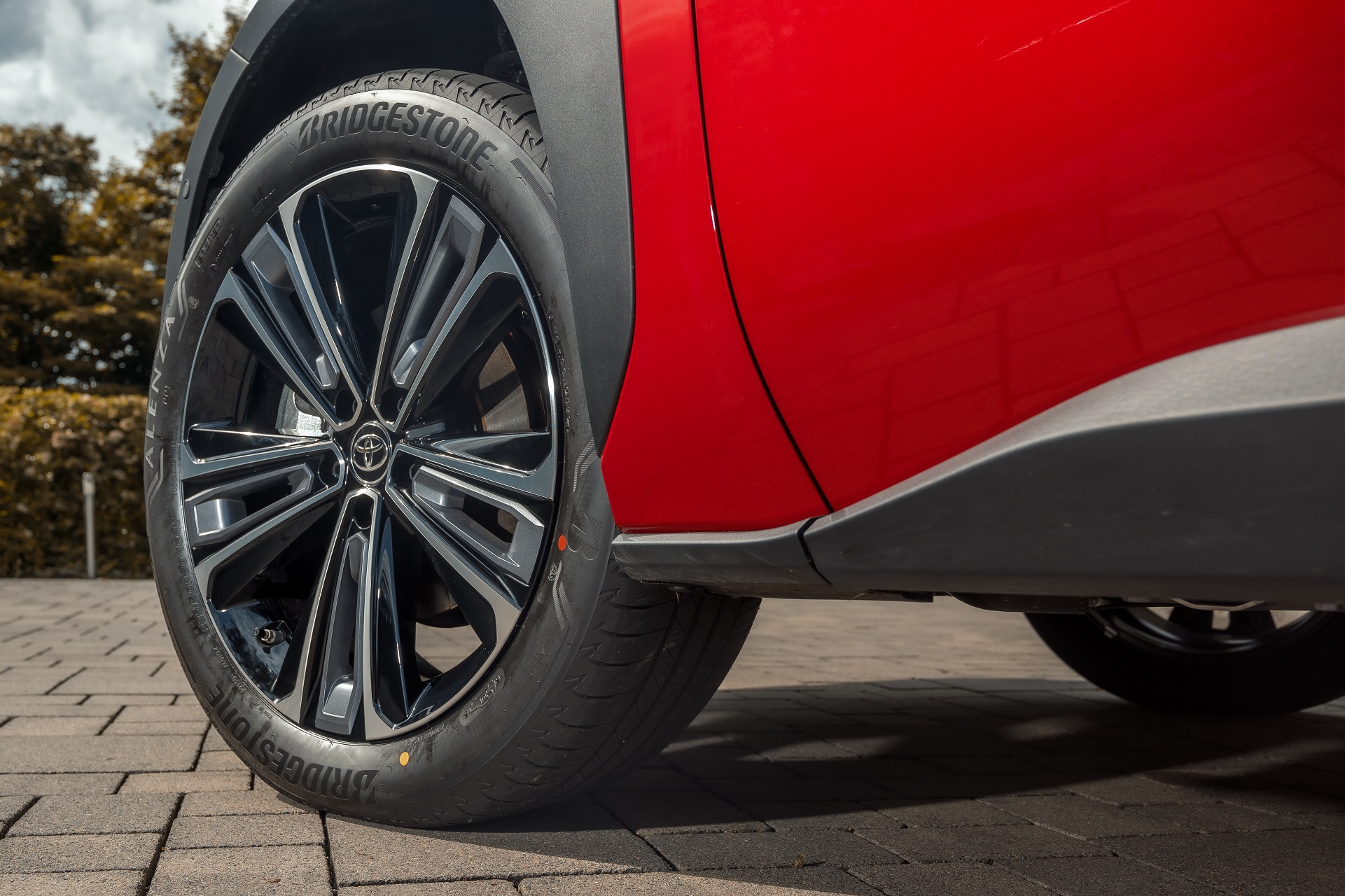 Download 2023 Toyota bZ4X - UK version - Wheel HD Wallpaper 1921x1280 #55