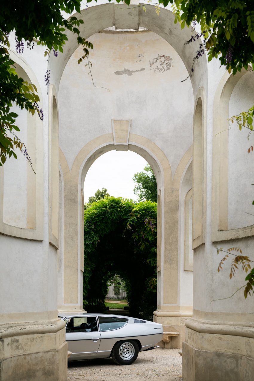 1968 Lamborghini Espada 400 GT - Detail Phone Wallpaper 850x1274 #50