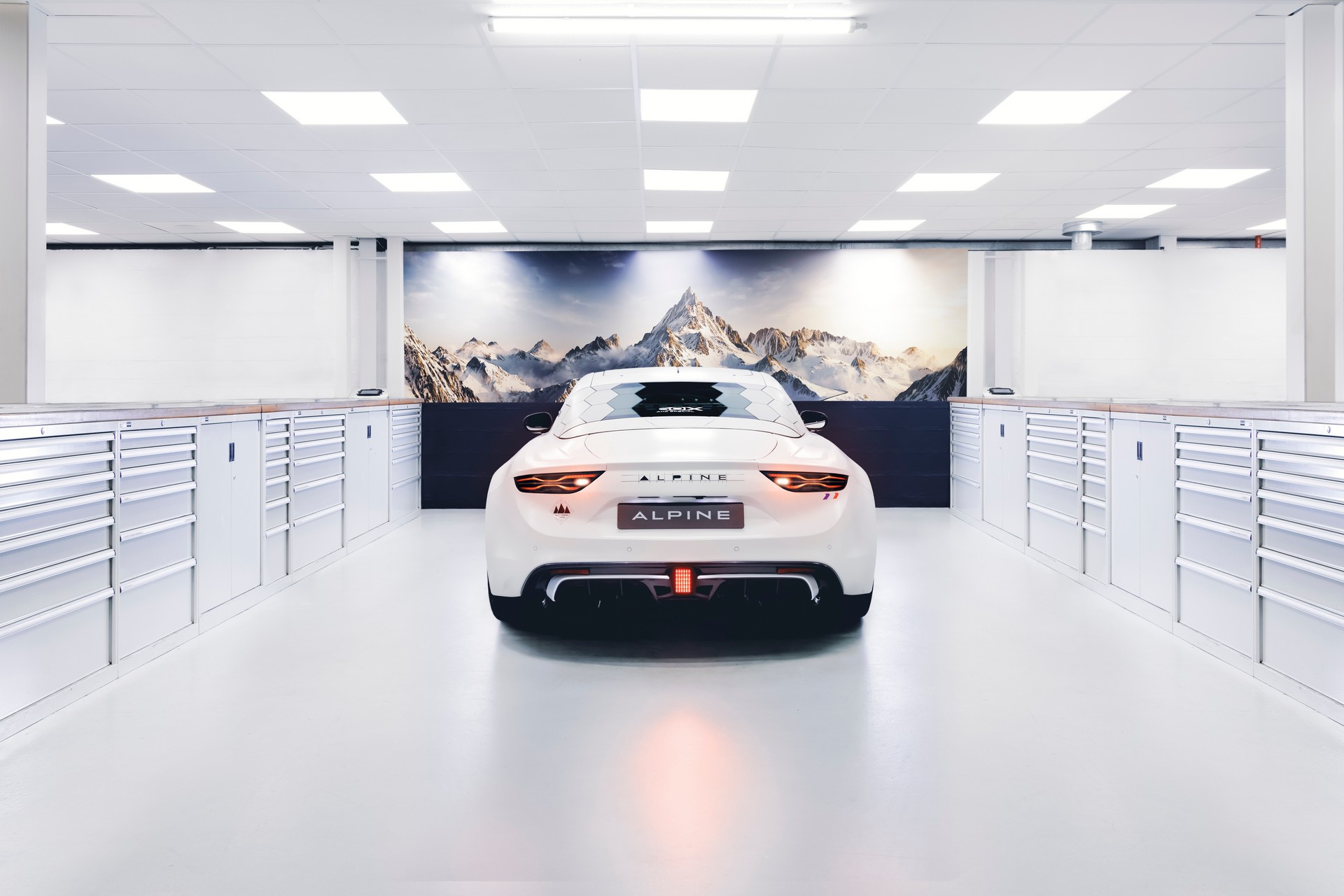 Download 2022 Alpine A110 E-ternite Concept - Rear HD Wallpaper 1920x1281 #13