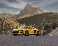 2022 Audi R8 V10 Coupé - US version - Front Three-Quarter Wallpaper 190x150