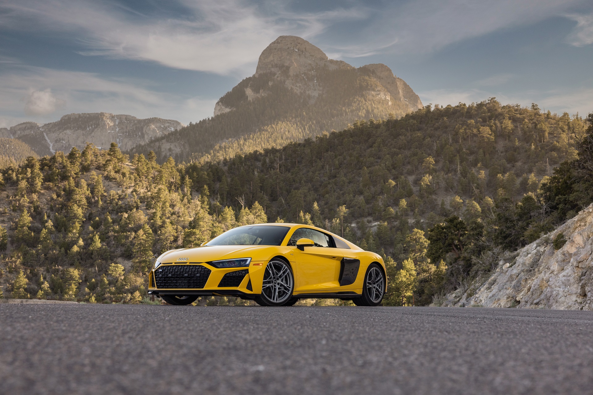 Download 2022 Audi R8 V10 Coupé - US version - Front Three-Quarter HD Wallpaper 1920x1280 #13