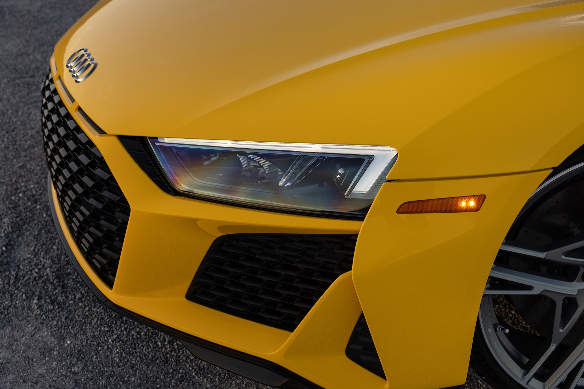 Download 2022 Audi R8 V10 Coupé - US version - Headlight HD Wallpaper 1920x1280 #19