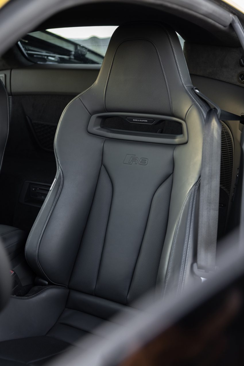 2022 Audi R8 V10 Coupé - US version - Interior, Seats Phone Wallpaper 850x1274 #40