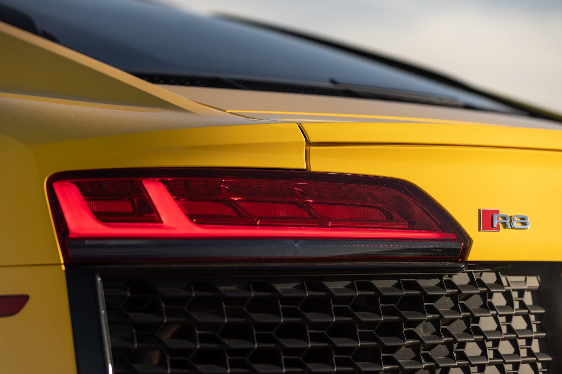 Download 2022 Audi R8 V10 Coupé - US version - Tail Light HD Wallpaper 1920x1280 #33
