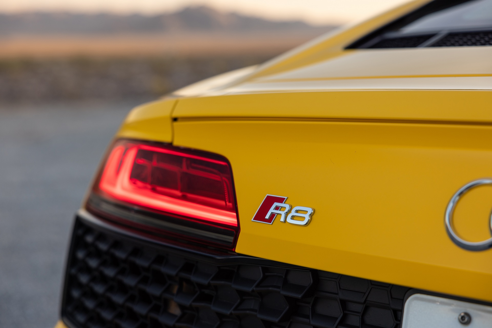 Download 2022 Audi R8 V10 Coupé - US version - Tail Light HD Wallpaper 1920x1280 #34
