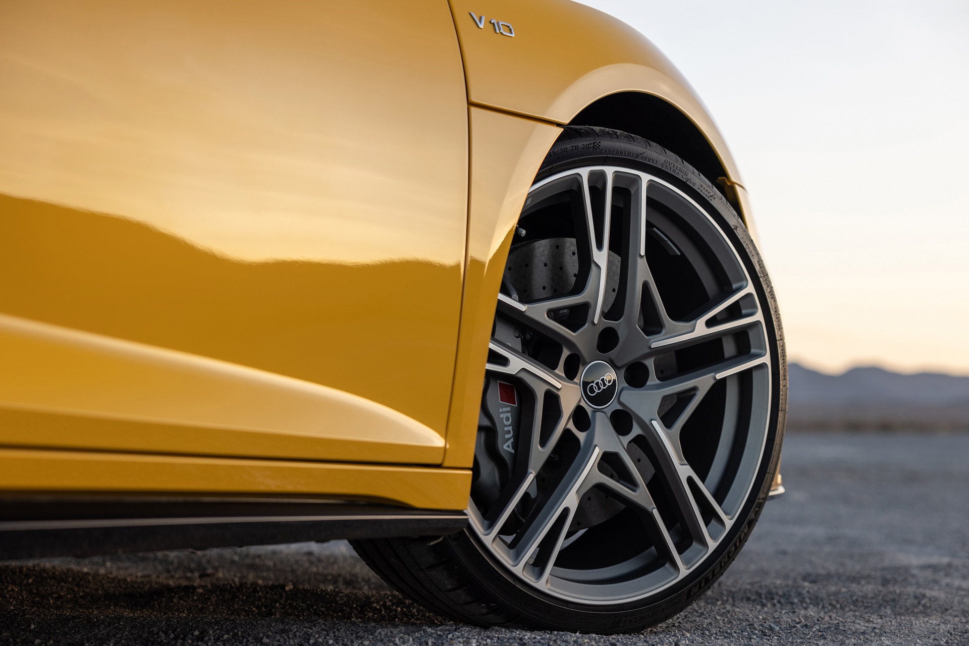 Download 2022 Audi R8 V10 Coupé - US version - Wheel HD Wallpaper 1920x1280 #24