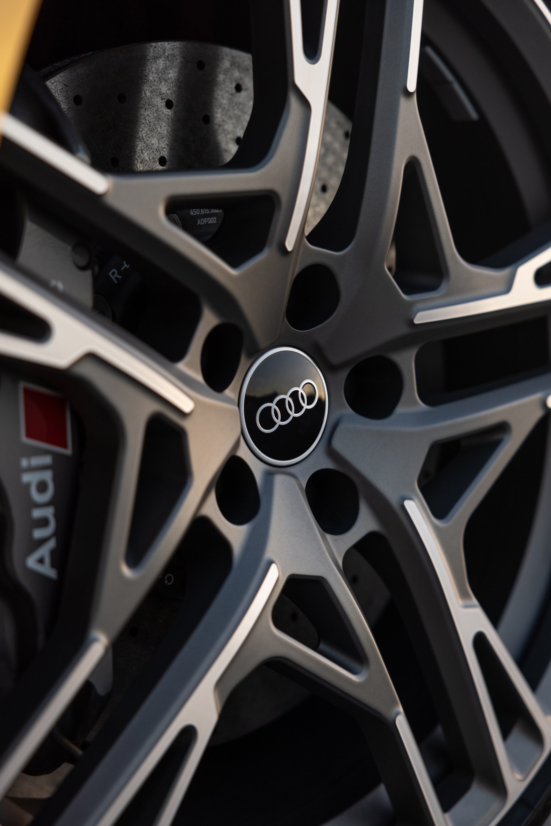 Download 2022 Audi R8 V10 Coupé - US version - Wheel HD Phone Wallpaper 1920x2878 #27