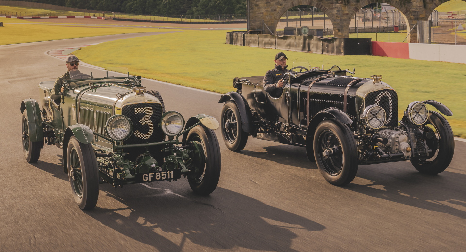 Download 2022 Bentley Speed Six Continuation - Front Three-Quarter HD Wallpaper 1920x1040 #3