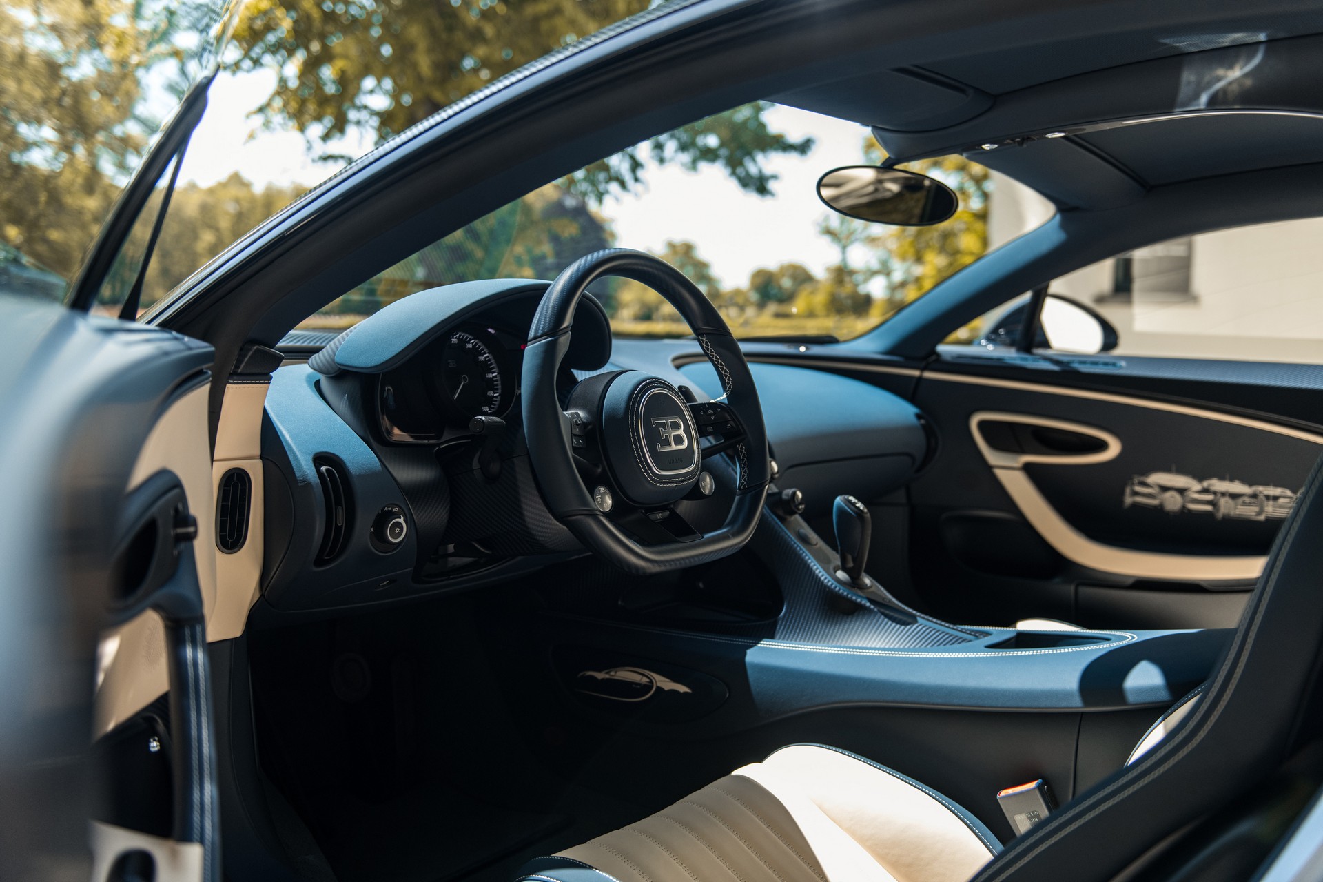 Download 2022 Bugatti Chiron L’Ébé - Interior HD Wallpaper 1920x1280 #11