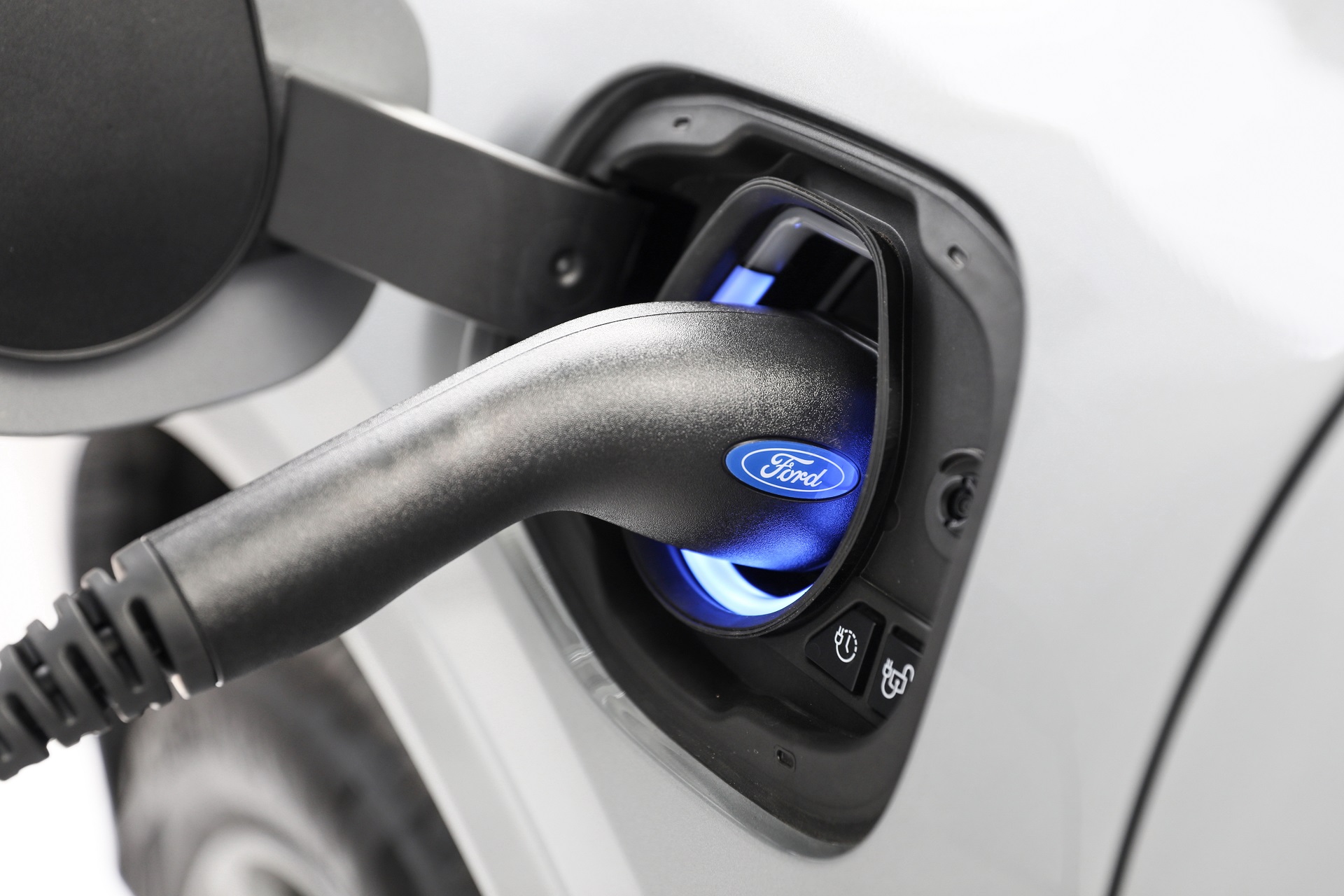 Download 2022 Ford Escape PHEV - AU version - Charging Connector HD Wallpaper 1920x1280 #137