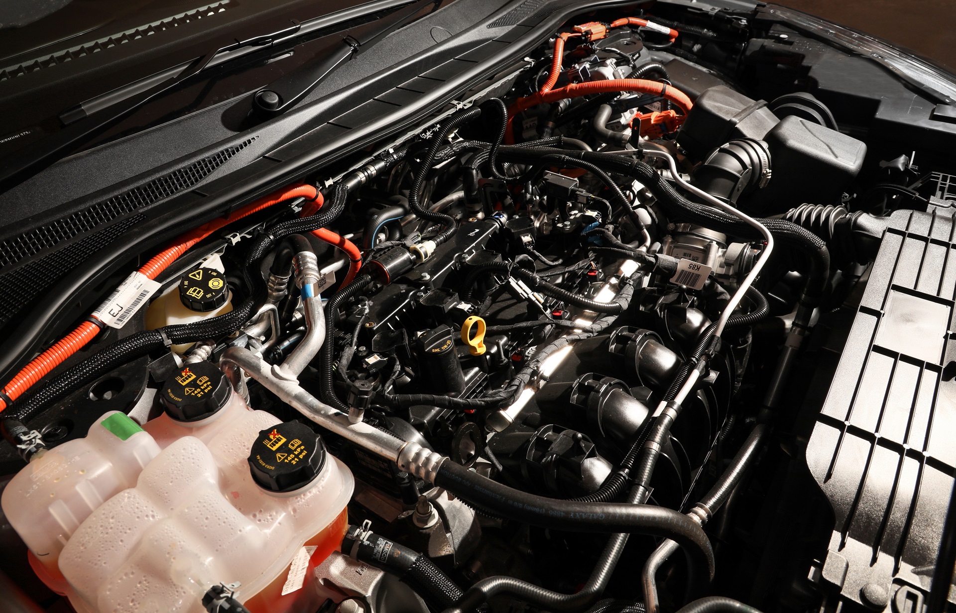 Download 2022 Ford Escape PHEV - AU version - Engine HD Wallpaper 1920x1232 #126