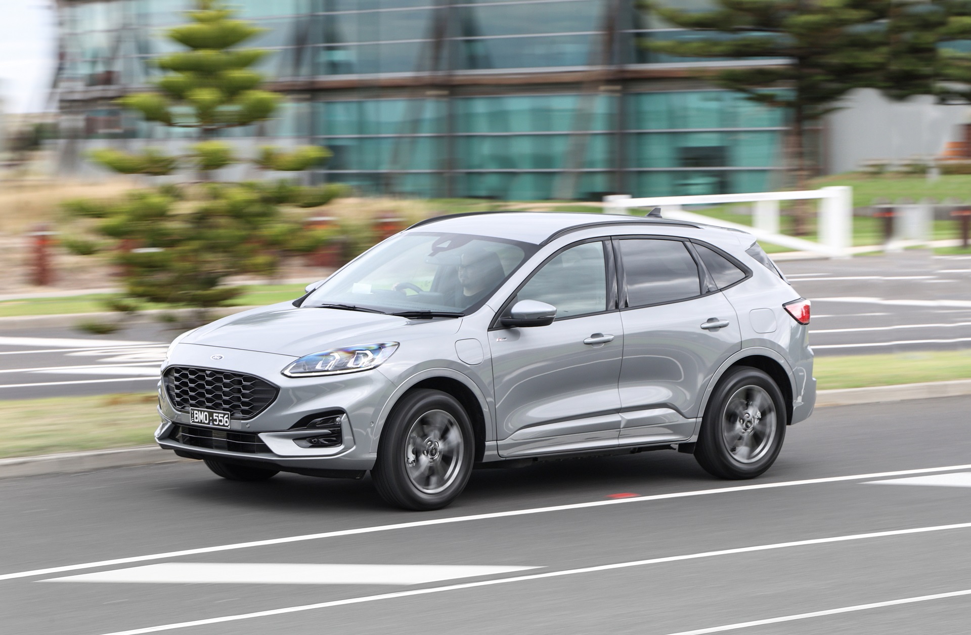 Download 2022 Ford Escape PHEV - AU version - Front Three-Quarter HD Wallpaper 1920x1255 #54