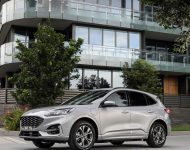 2022 Ford Escape PHEV - AU version - Front Three-Quarter Wallpaper 190x150