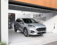 2022 Ford Escape PHEV - AU version - Front Three-Quarter Wallpaper 190x150