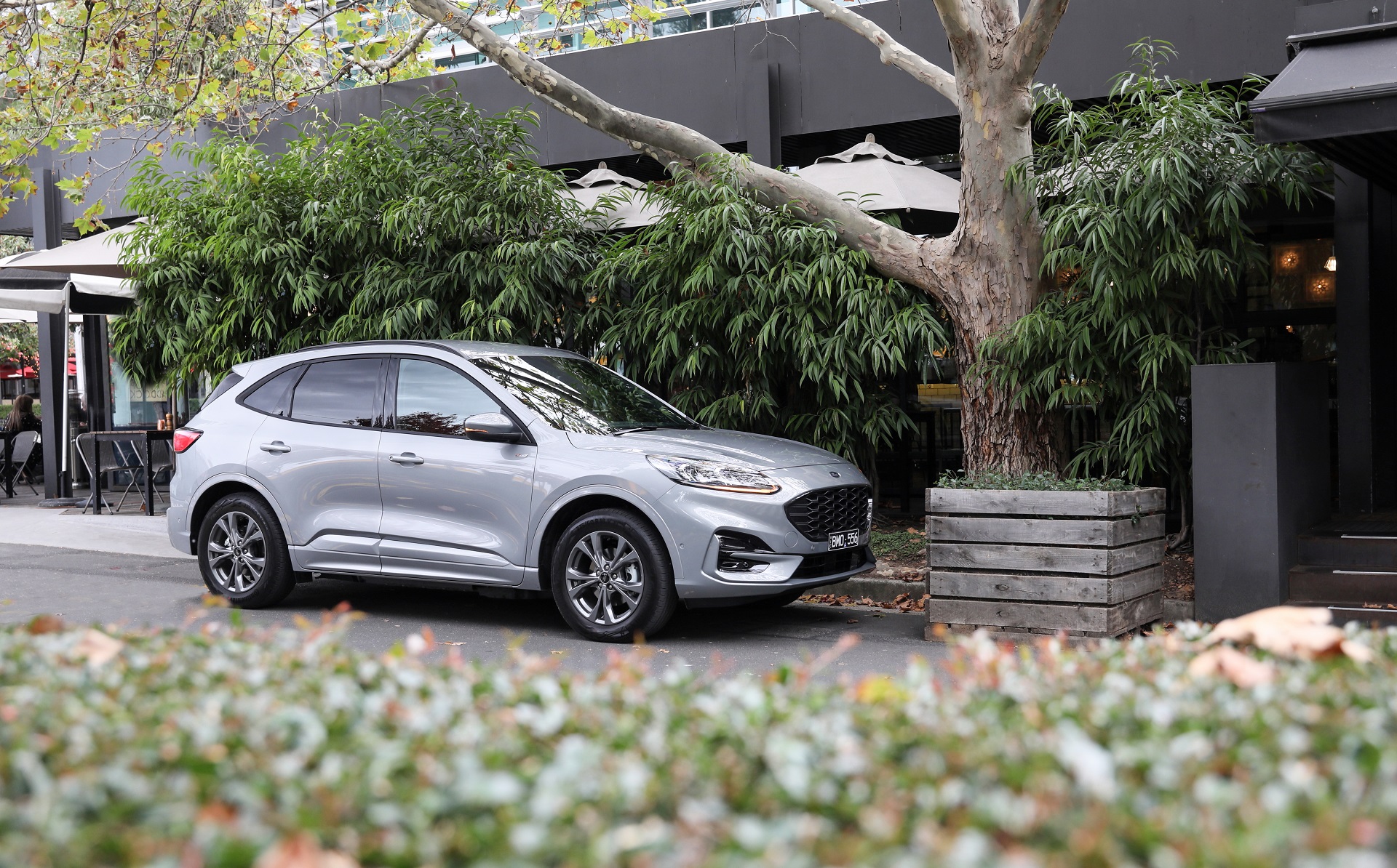 Download 2022 Ford Escape PHEV - AU version - Front Three-Quarter HD Wallpaper 1920x1194 #43