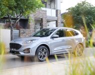 2022 Ford Escape PHEV - AU version - Front Three-Quarter Wallpaper 190x150