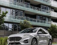 2022 Ford Escape PHEV - AU version - Front Three-Quarter Wallpaper 190x150
