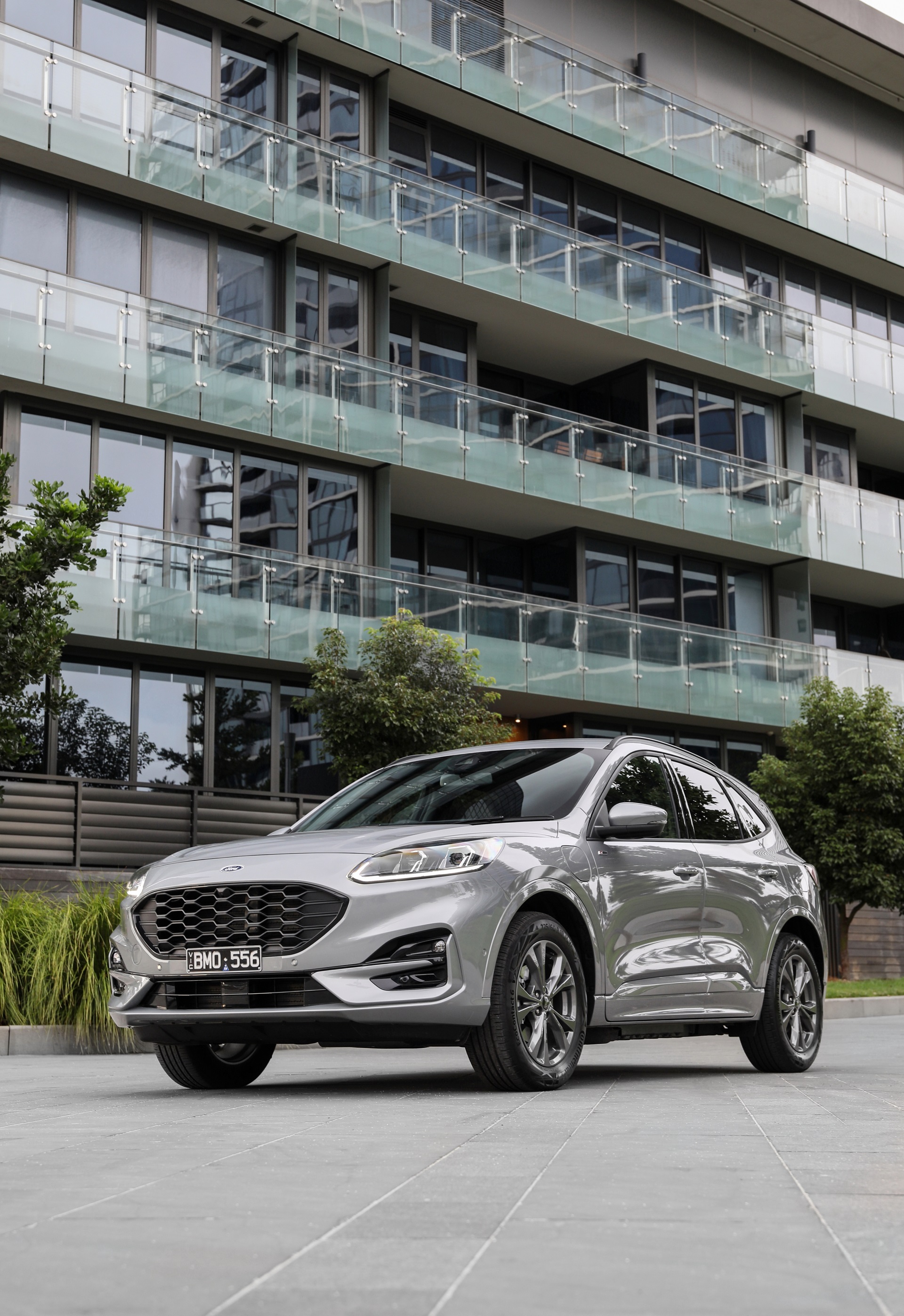 Download 2022 Ford Escape PHEV - AU version - Front Three-Quarter HD Phone Wallpaper 1920x2794 #15