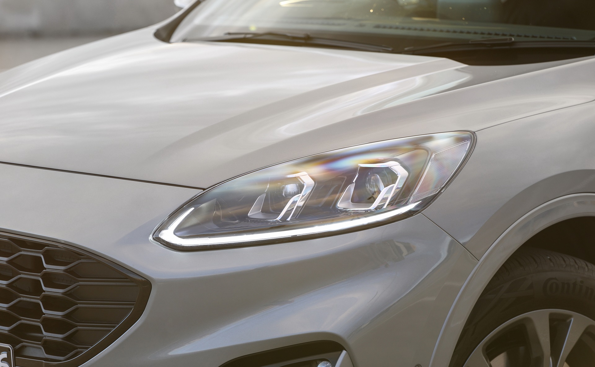 Download 2022 Ford Escape PHEV - AU version - Headlight HD Wallpaper 1920x1184 #91