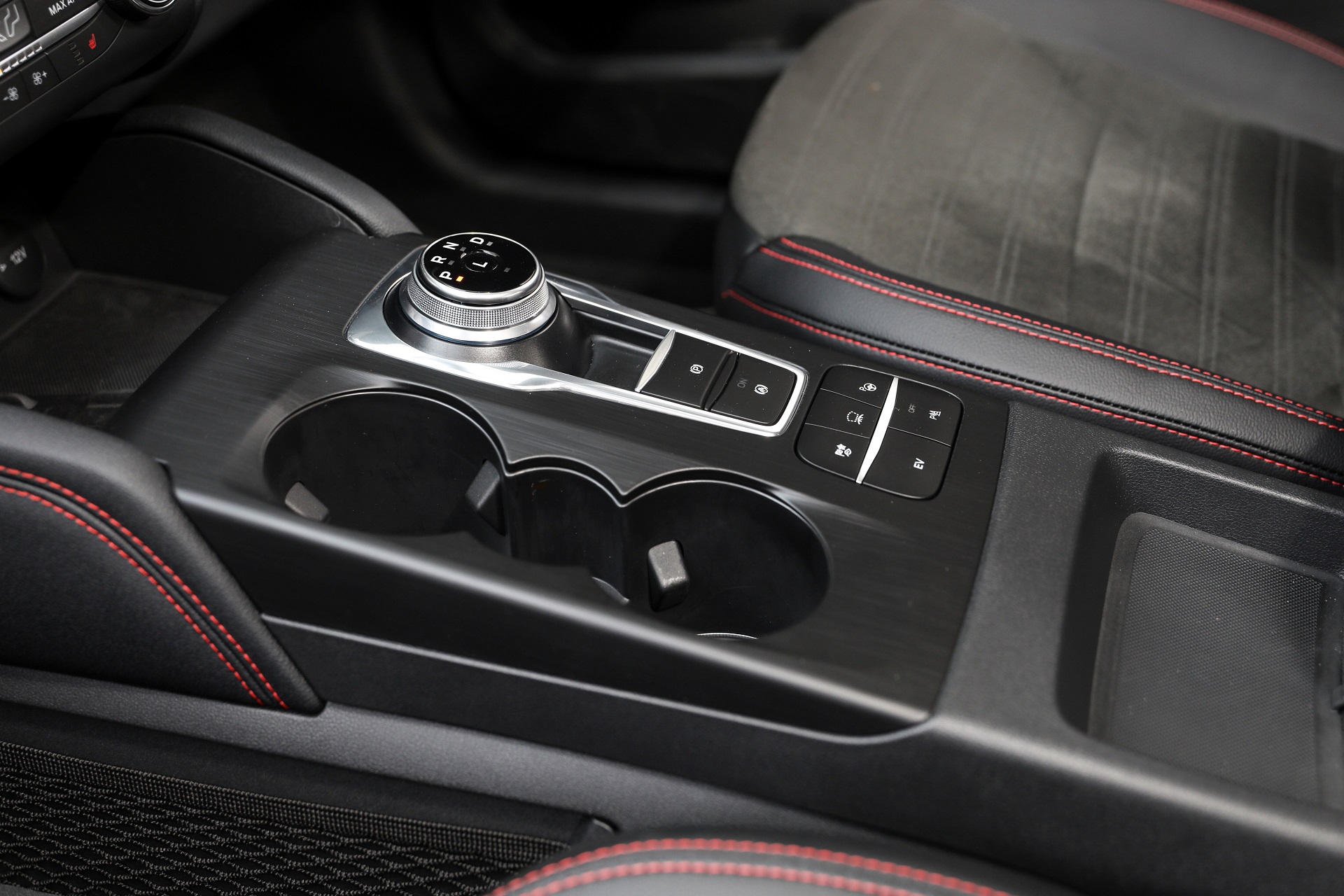 Download 2022 Ford Escape PHEV - AU version - Interior, Detail HD Wallpaper 1920x1280 #181