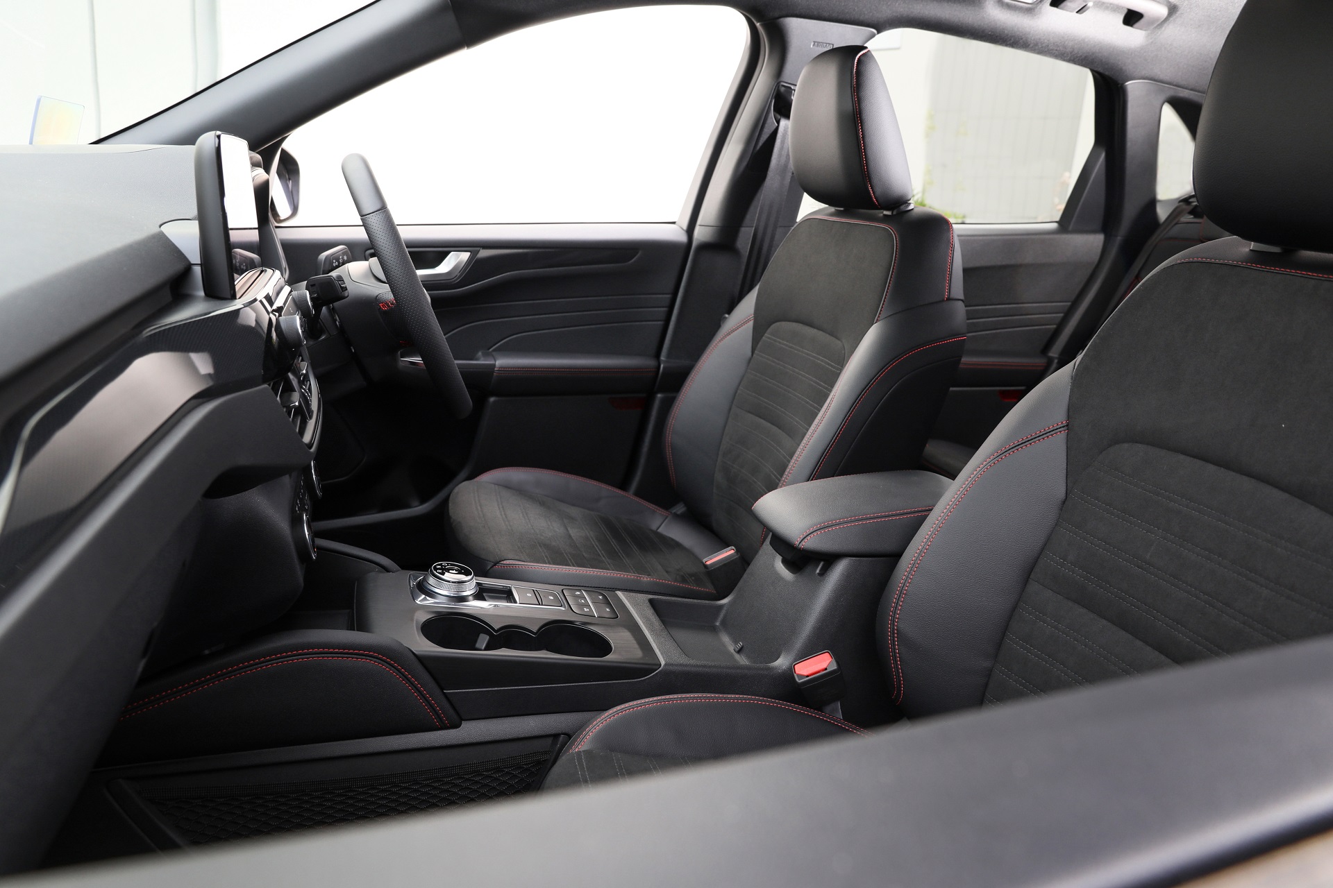 Download 2022 Ford Escape PHEV - AU version - Interior, Front Seats HD Wallpaper 1920x1280 #154