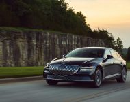 2022 Genesis Electrified G80 - Front Three-Quarter Wallpaper 190x150