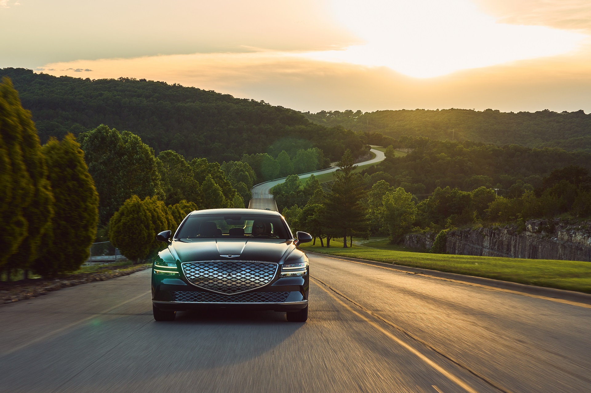 Download 2022 Genesis Electrified G80 - Front HD Wallpaper 1921x1280 #10