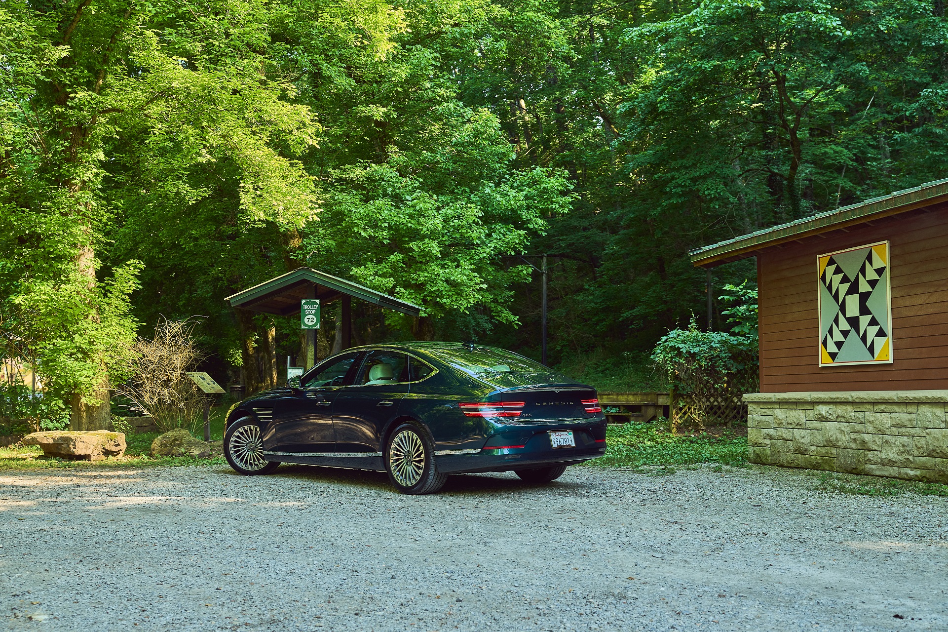 Download 2022 Genesis Electrified G80 - Rear Three-Quarter HD Wallpaper 1921x1280 #38