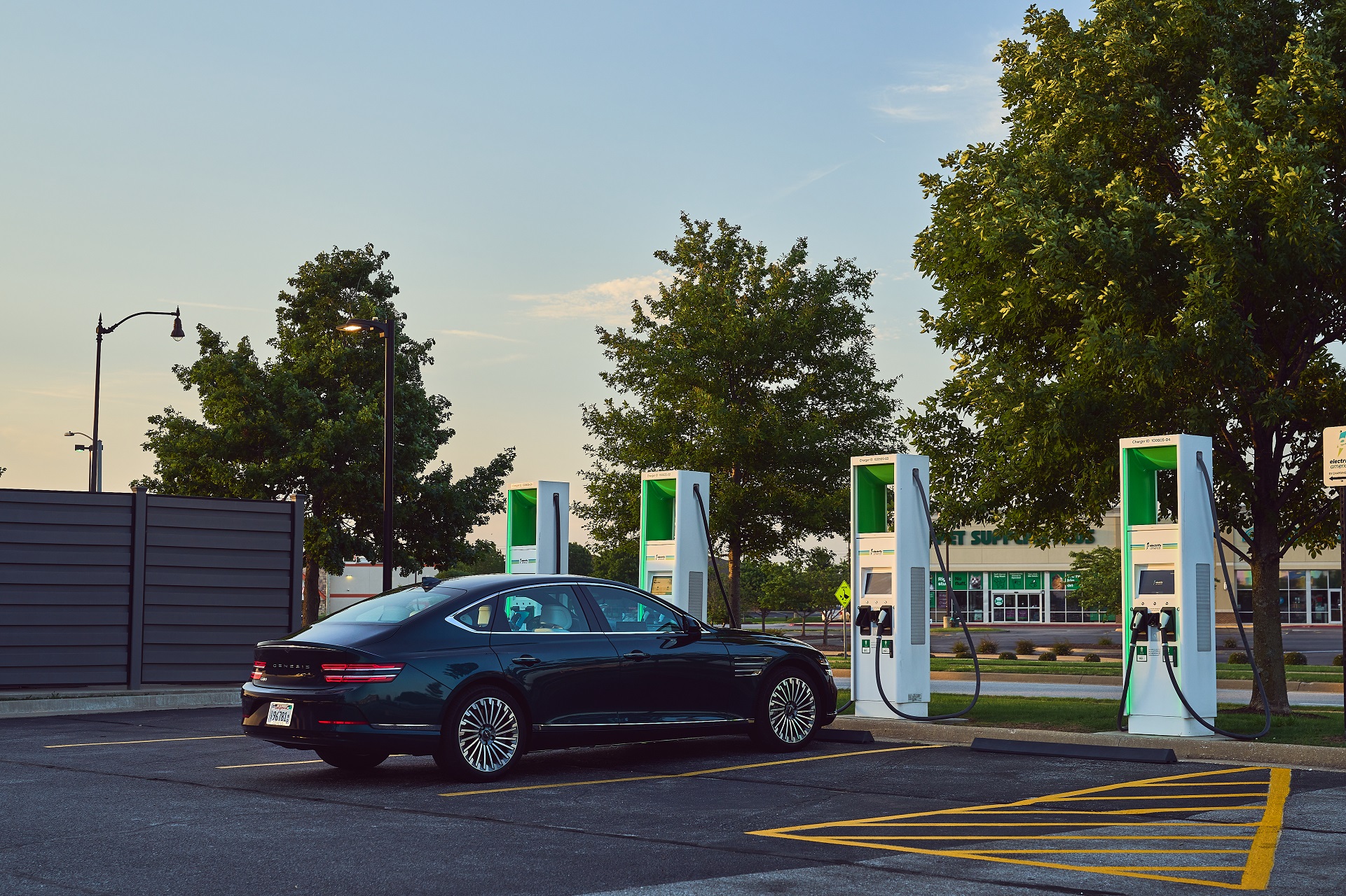 Download 2022 Genesis Electrified G80 - Rear Three-Quarter HD Wallpaper 1921x1280 #41