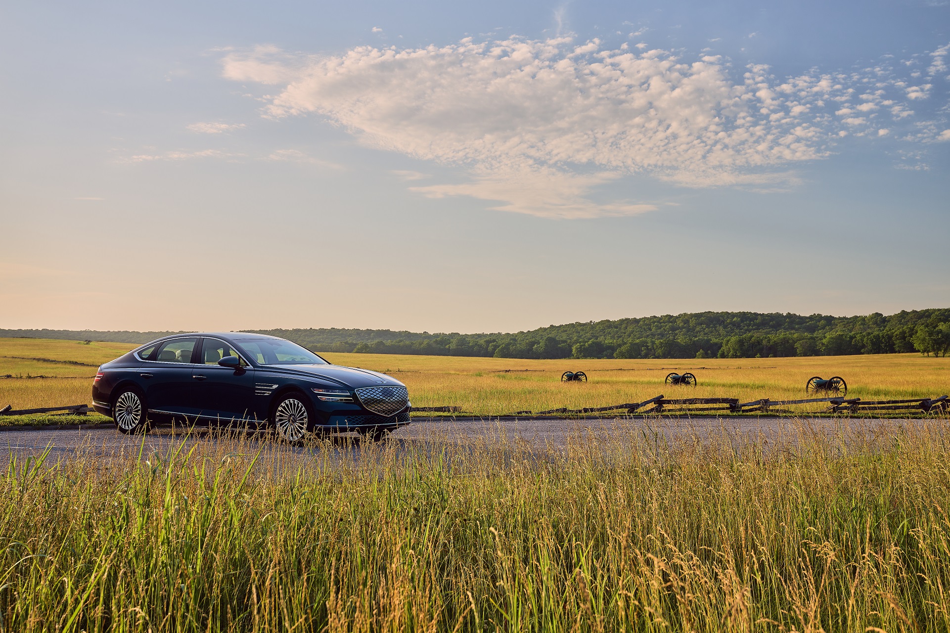 Download 2022 Genesis Electrified G80 - Side HD Wallpaper 1921x1280 #7