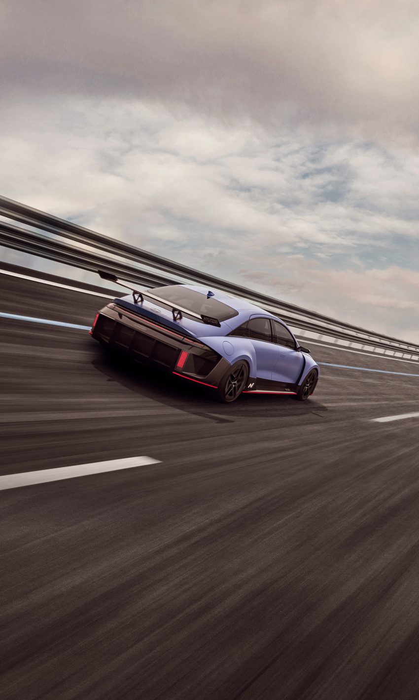 2022 Hyundai RN22e Concept - Rear Three-Quarter Phone Wallpaper 850x1417 #9