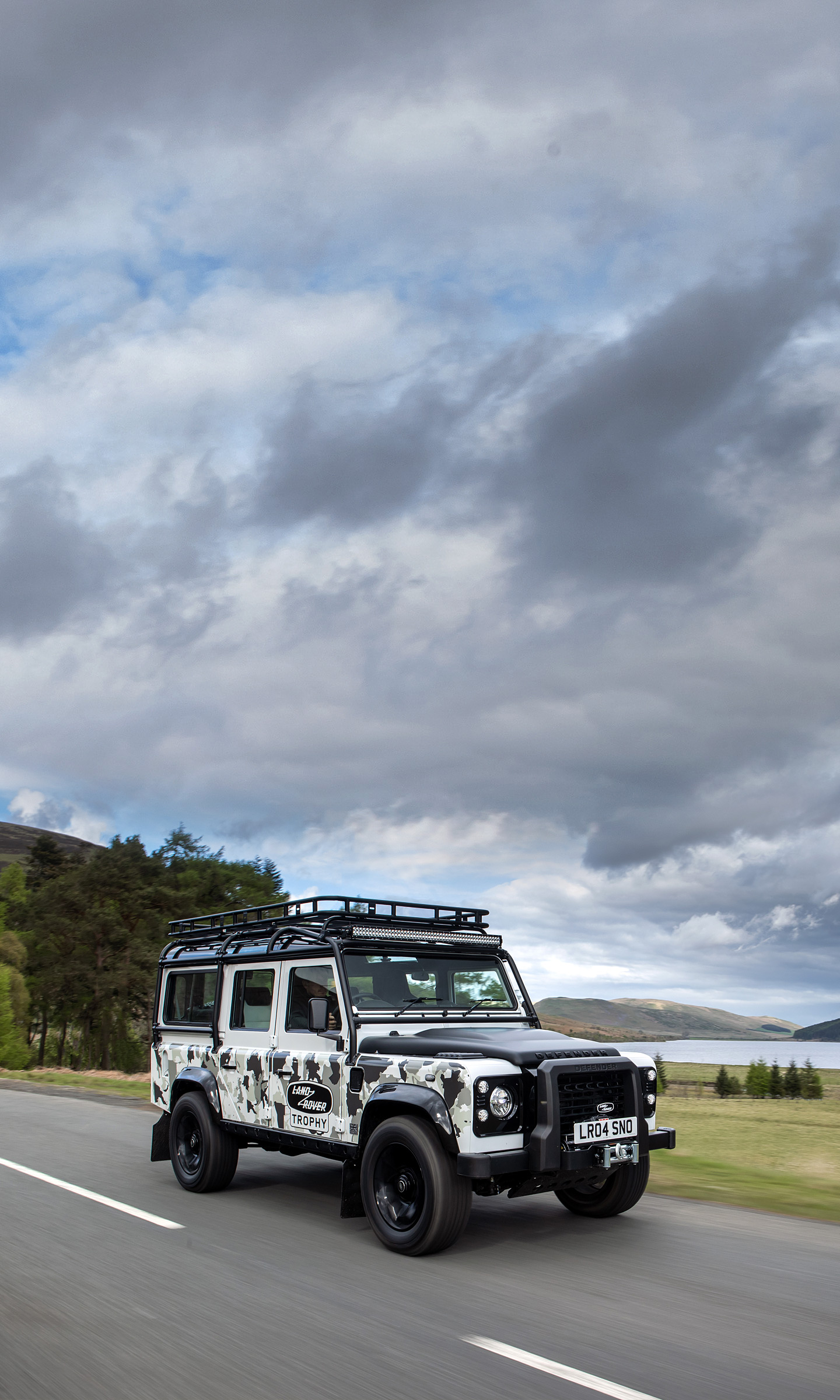 Download 2022 Land Rover Classic Defender Works V8 Trophy II - Front Three-Quarter HD Phone Wallpaper 1440x2400 #2
