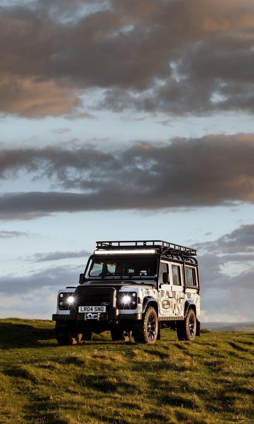 2022 Land Rover Classic Defender Works V8 Trophy II - Front Three-Quarter Phone Wallpaper 850x1417 #8