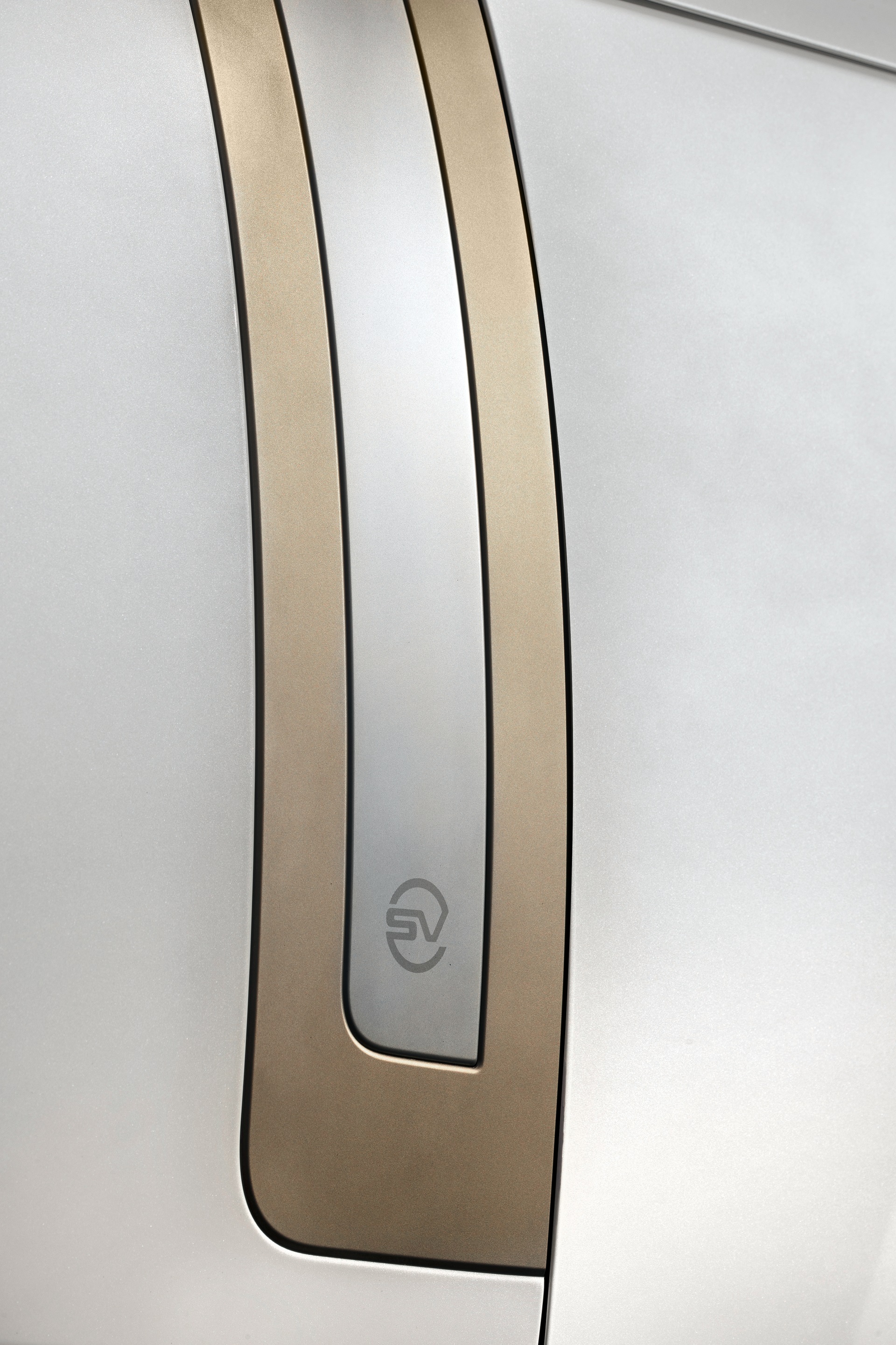 Download 2022 Land Rover Range Rover SV Serenity - Detail HD Phone Wallpaper 1920x2880 #23