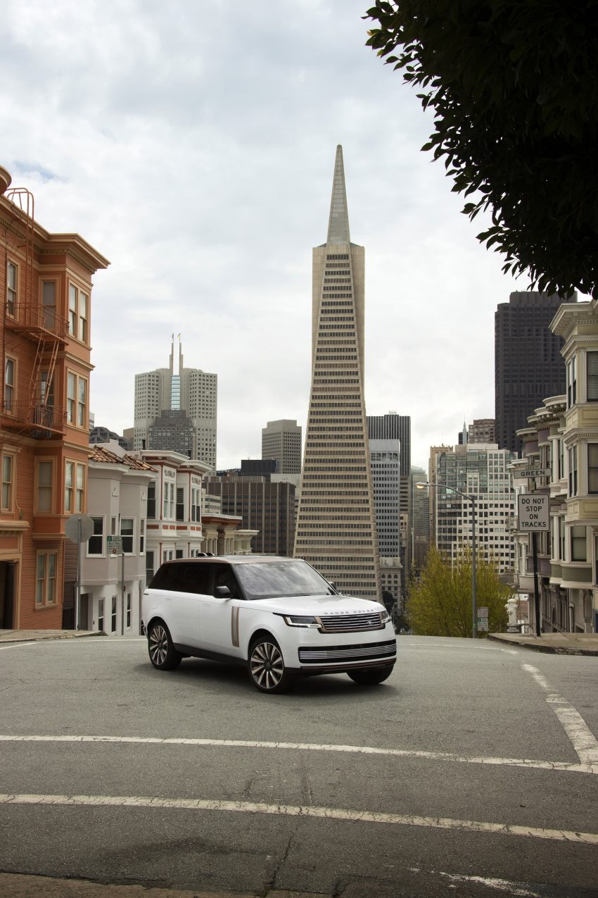 2022 Land Rover Range Rover SV Serenity - Front Three-Quarter Phone Wallpaper 850x1275 #12