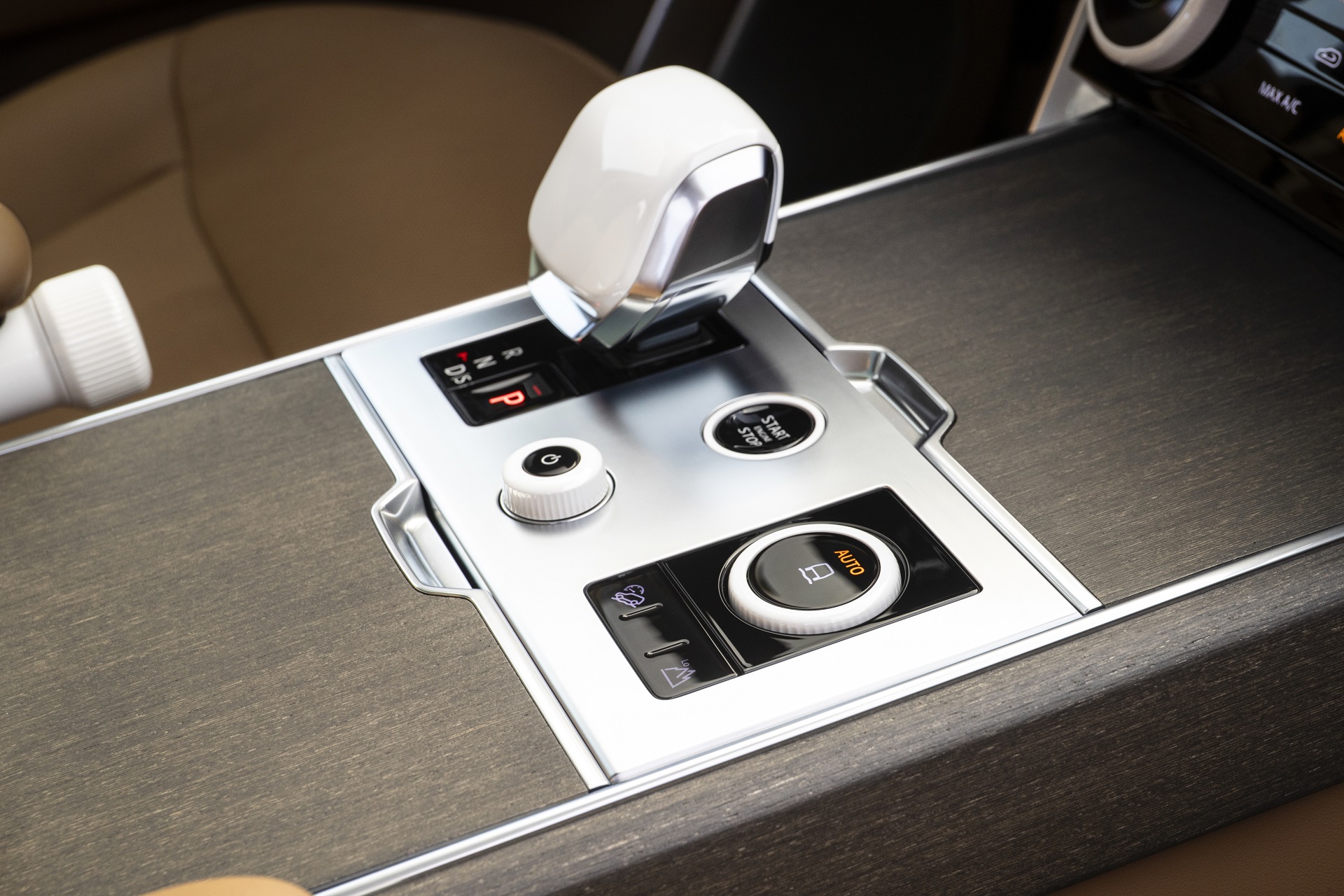 Download 2022 Land Rover Range Rover SV Serenity - Interior, Detail HD Wallpaper 1920x1280 #52