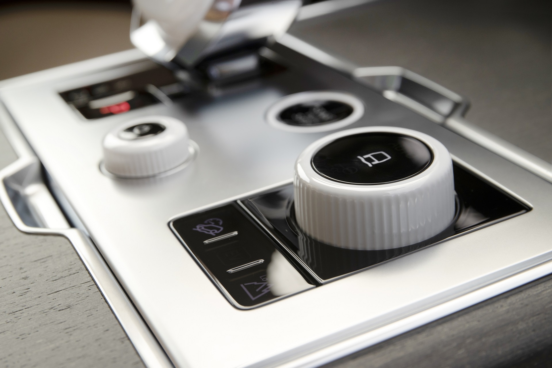 Download 2022 Land Rover Range Rover SV Serenity - Interior, Detail HD Wallpaper 1920x1280 #54