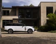 2022 Land Rover Range Rover SV Serenity - Side Wallpaper 190x150