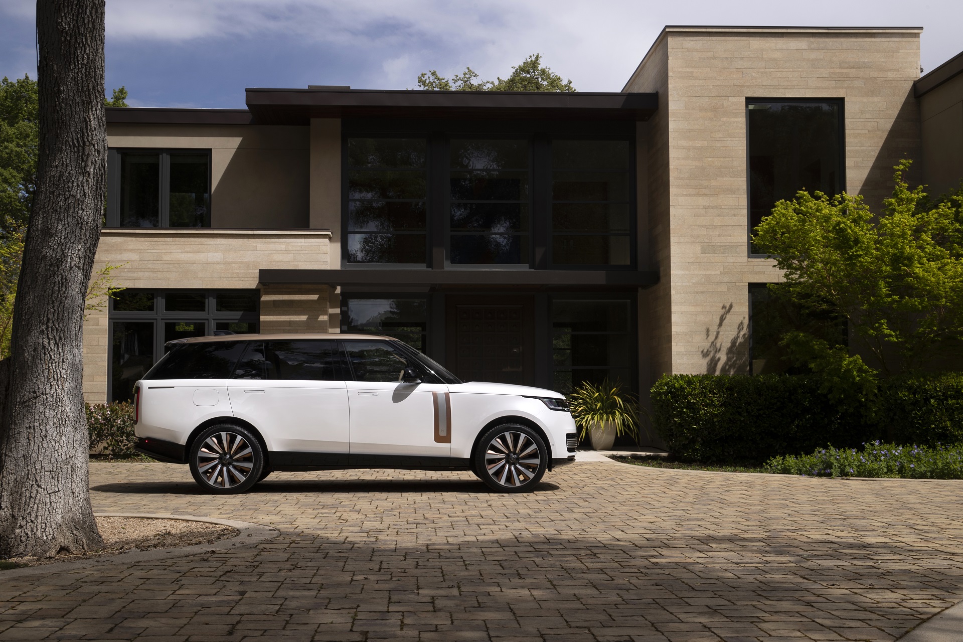 Download 2022 Land Rover Range Rover SV Serenity - Side HD Wallpaper 1920x1280 #16