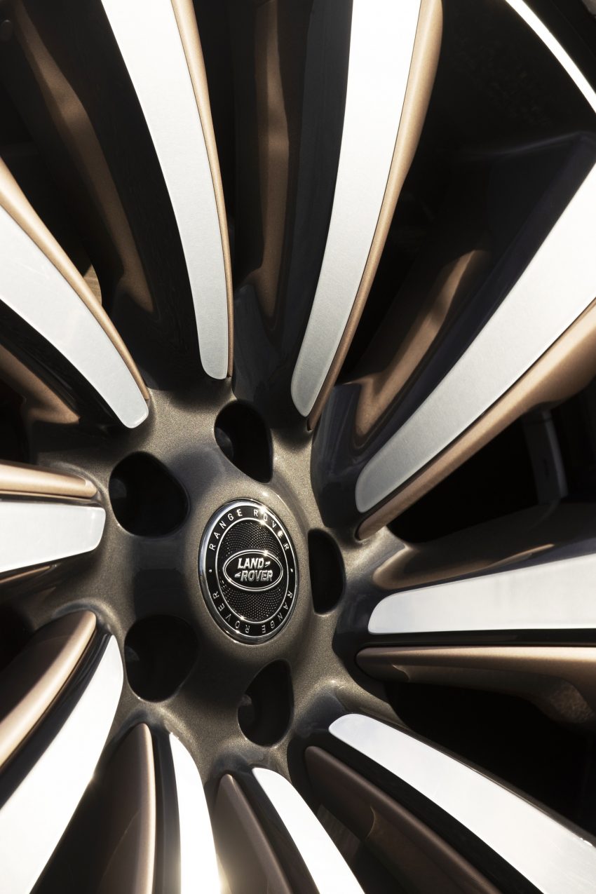 2022 Land Rover Range Rover SV Serenity - Wheel Phone Wallpaper 850x1275 #26