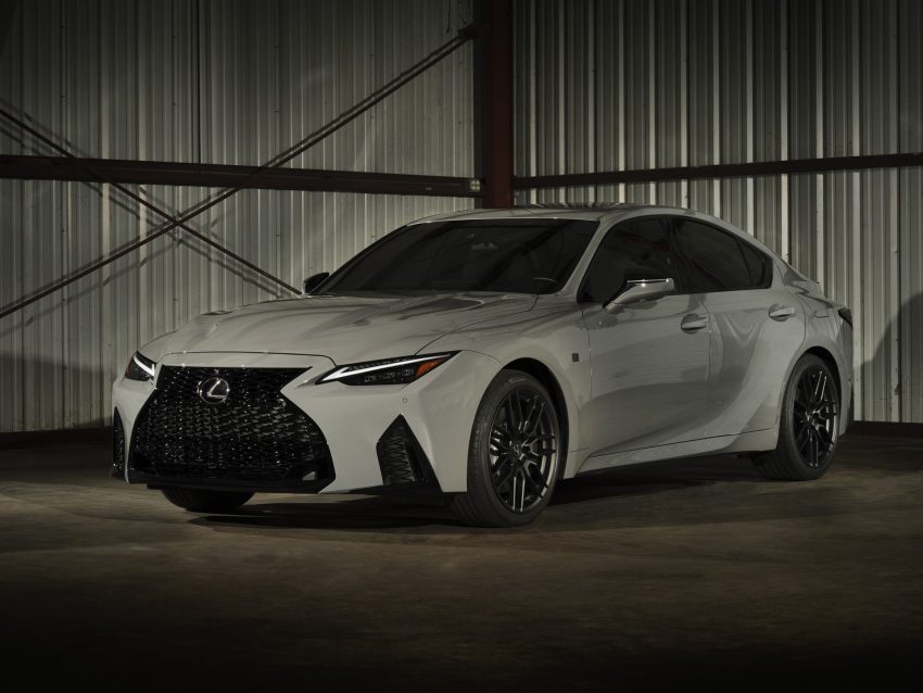 2022 Lexus IS 500 F Sport Performance Launch Edition - Front Three-Quarter Wallpaper 850x638 #22