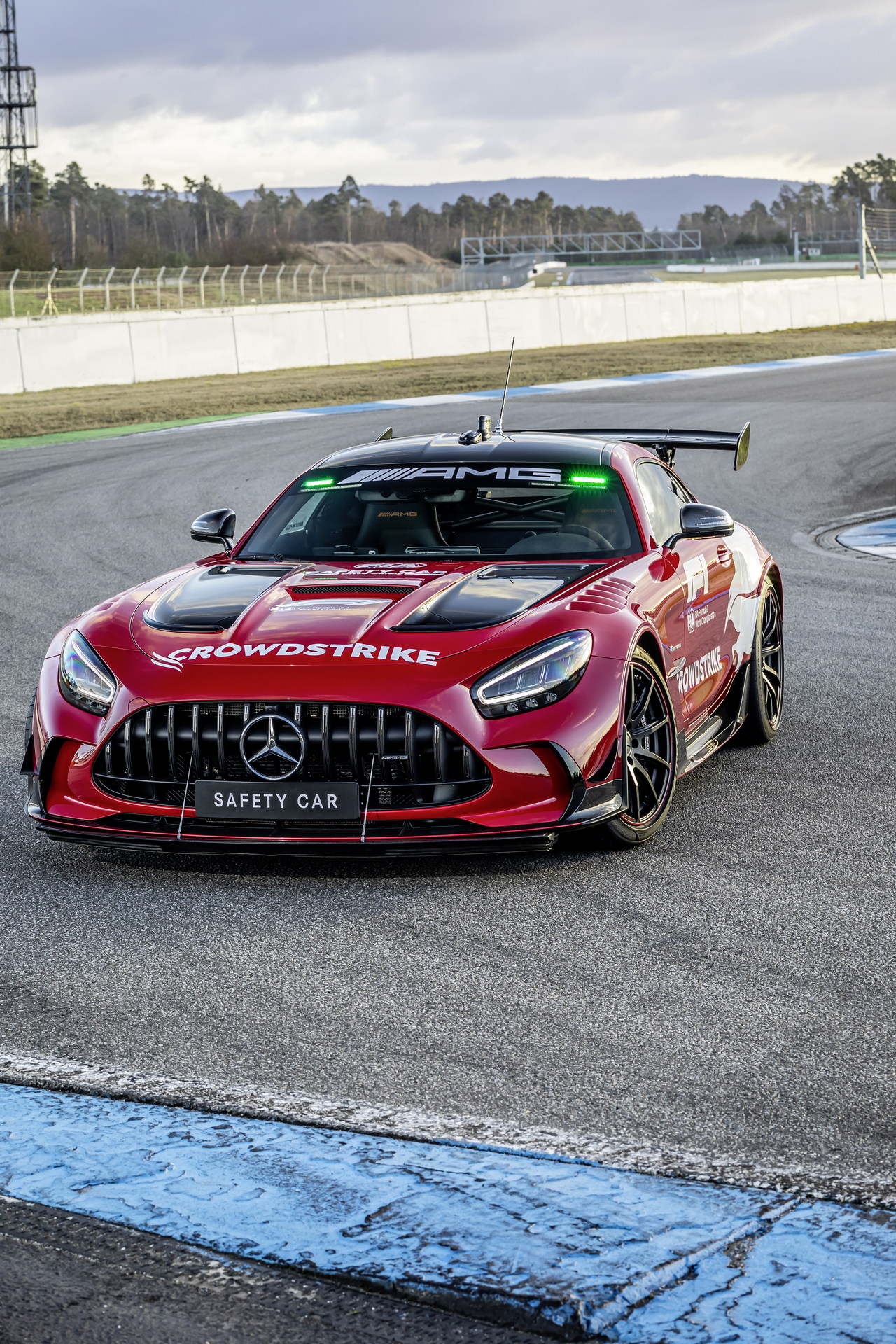 Download 2022 Mercedes-AMG GT Black Series F1 Safety Car - Front HD Phone Wallpaper 1280x1920 #16