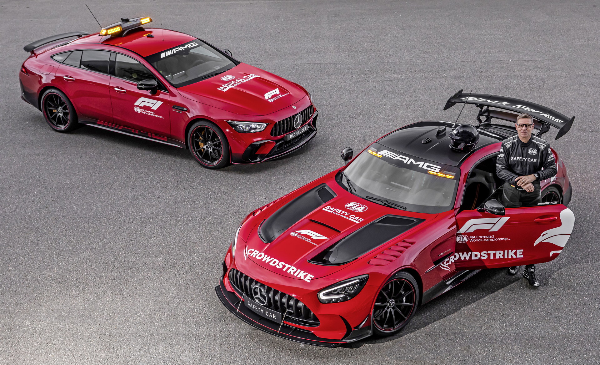 Download 2022 Mercedes-AMG GT Black Series F1 Safety Car and Mercedes-AMG GT 63 S F1 Medical Car HD Wallpaper 1920x1167 #35